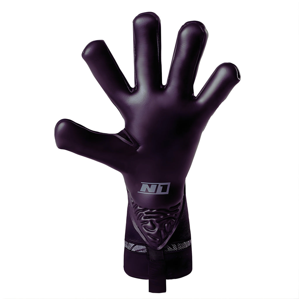 N1 Zeus 2.0 Carbon Palm view showing 4mm UGT+ II German Pro Latex for maximum grip in all weather conditions.